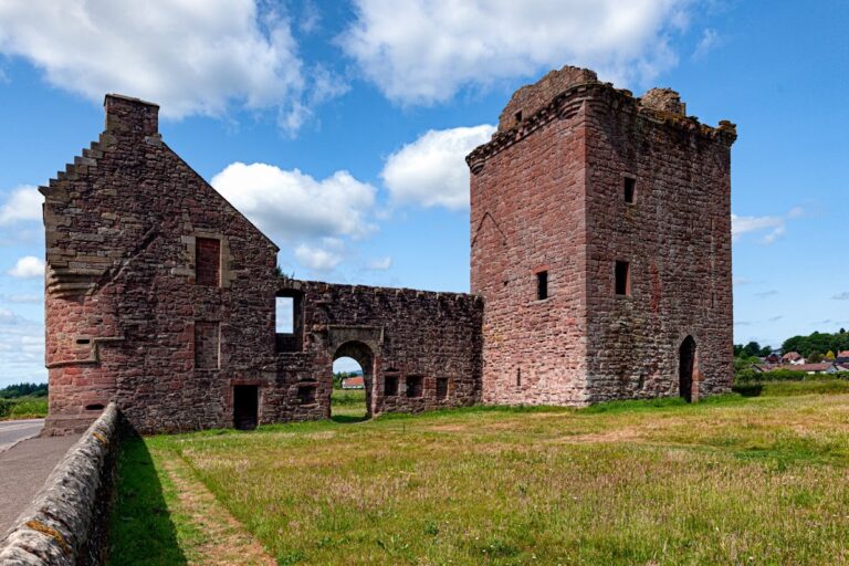 Burleigh Castle: A Historic Scottish Fortified Residence