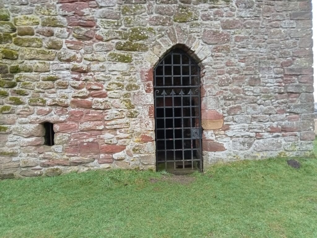 Burleigh Castle: A Scottish Tower House and Balfour Residence 2 Burleigh Castle