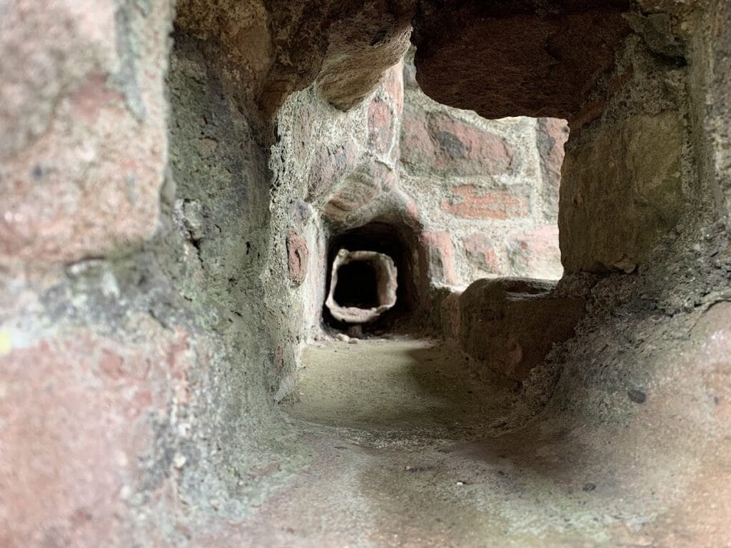 Burleigh Castle: A Scottish Tower House and Balfour Residence 4 Burleigh Castle