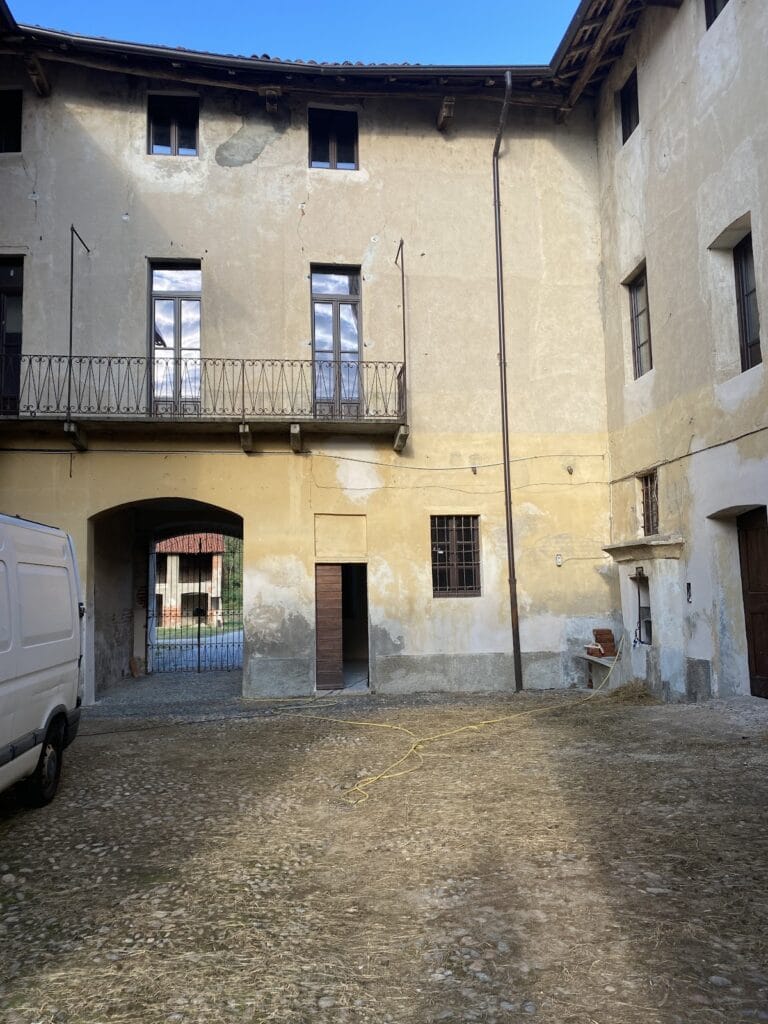 Proh Castle: A Fifteenth-Century Residence in Italy 3 Castello di Proh