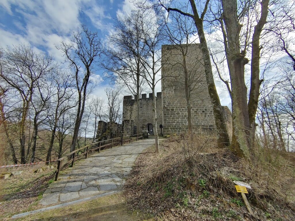 Burgruine Windegg: A Medieval Hill Castle in Austria 6 Burgruine Windegg