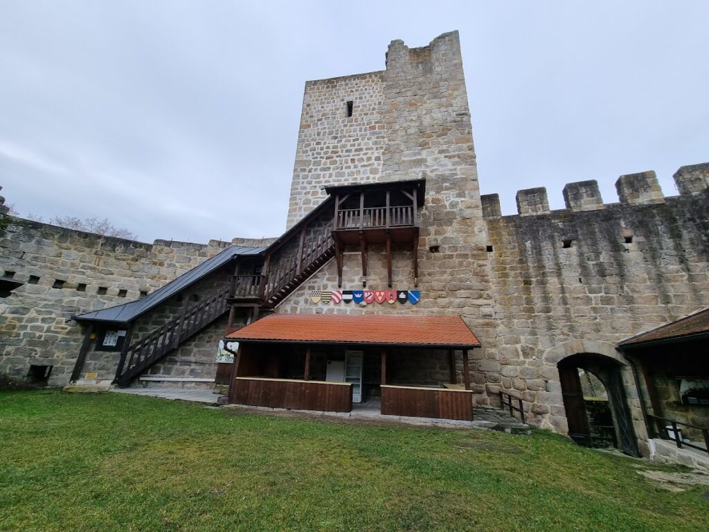 Burgruine Windegg: A Medieval Hill Castle in Austria 9 Burgruine Windegg