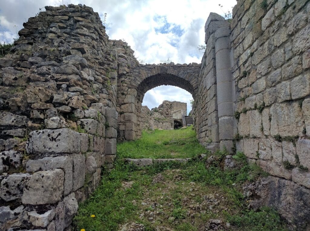 Château de Montfaucon: A Ruined Medieval Fortress in France 2 Château de Montfaucon