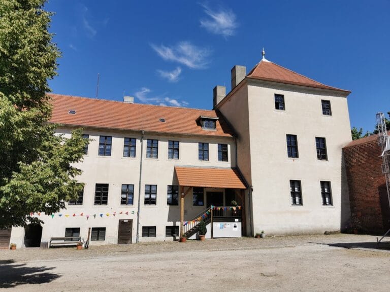 Burg Friedland: A Medieval Castle Complex in Germany
