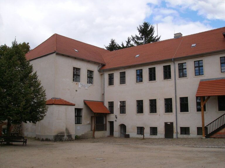 Burg Friedland: A Medieval Castle Complex in Germany