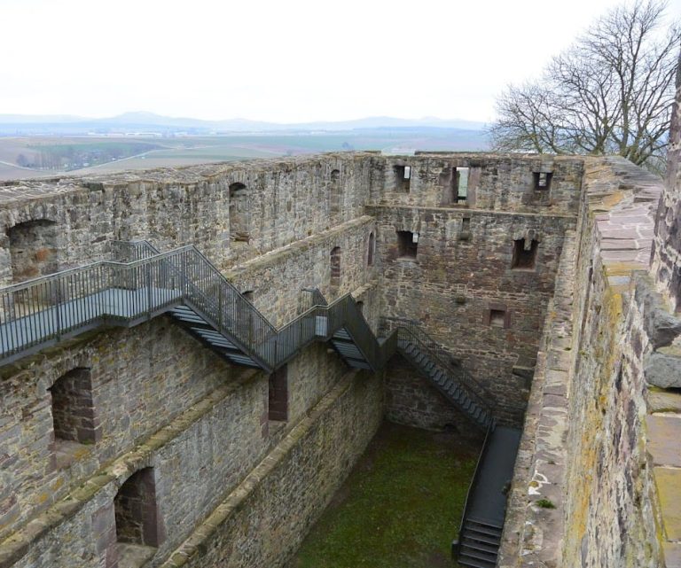 Grebenstein Castle: A Hessian Hilltop Stronghold in Germany