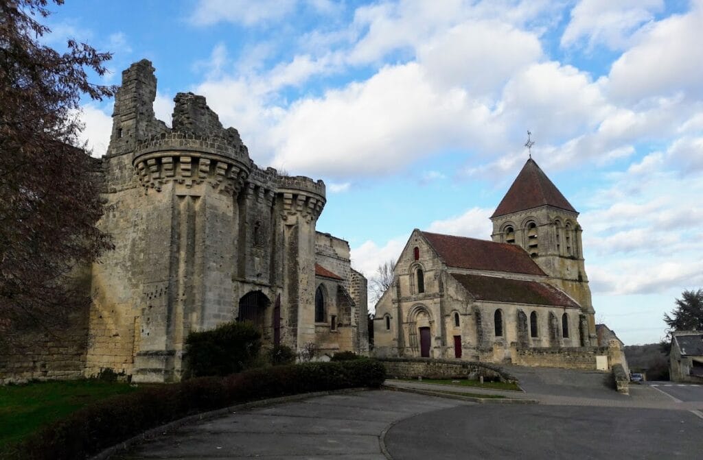 Château de Berzy-le-Sec: A Medieval Fortified Castle in France 2 Château de Berzy-le-Sec