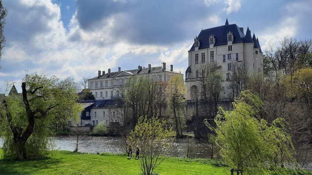 Château Raoul: A Medieval Fortress and Administrative Residence in France 2 Château Raoul