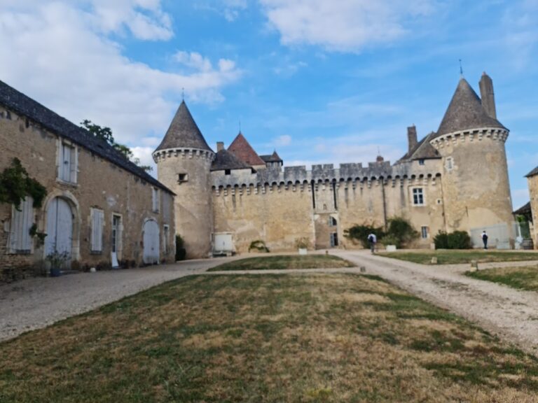 Château de Rully: A Medieval Fortress in Burgundy, France
