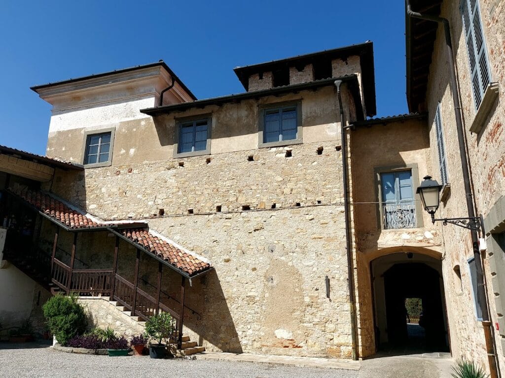 Castello di Calepio: A Medieval Castle and Noble Residence in Italy 2 Castello di Calepio