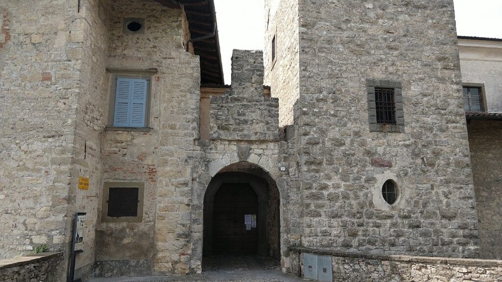 Castello di Calepio: A Medieval Castle and Noble Residence in Italy 3 Castello di Calepio