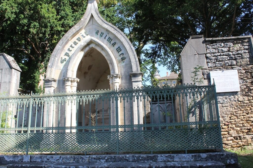 Château de Saint-Point: A Historic Castle in Saint-Point, France 10 Château de Saint-Point