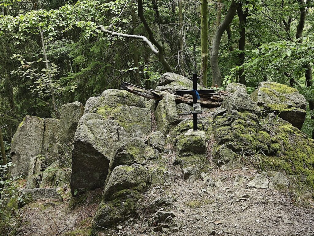 Šember Castle: A Historic Fortification Near Doubravčice in the Czech Republic 8 Šember