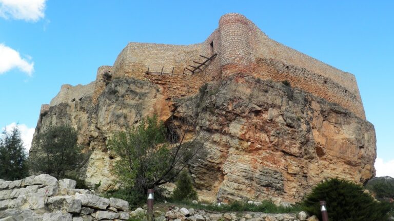 Castillo de Albarracín: A Medieval Fortress in Spain
