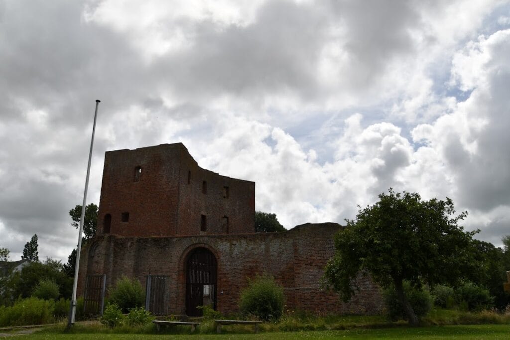 Slot Teylingen: A Medieval Water Fortress and Hunting Castle in the Netherlands 3 Slot Teylingen