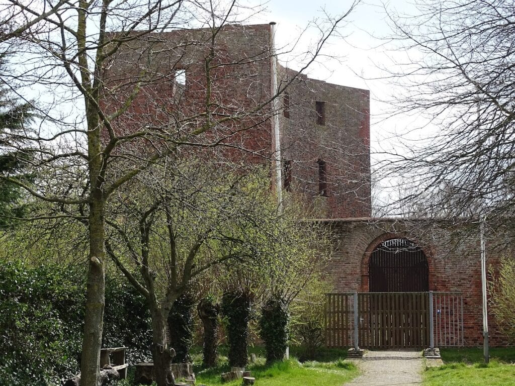 Slot Teylingen: A Medieval Water Fortress and Hunting Castle in the Netherlands 5 Slot Teylingen