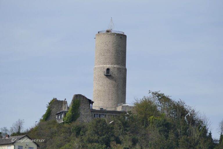 Vetzberg Castle: A Medieval Fortress in Biebertal, Germany