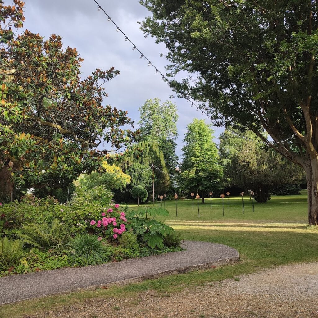 Château Lescombes: A Historic Estate and Contemporary Art Center in Eysines 2 Château Lescombes