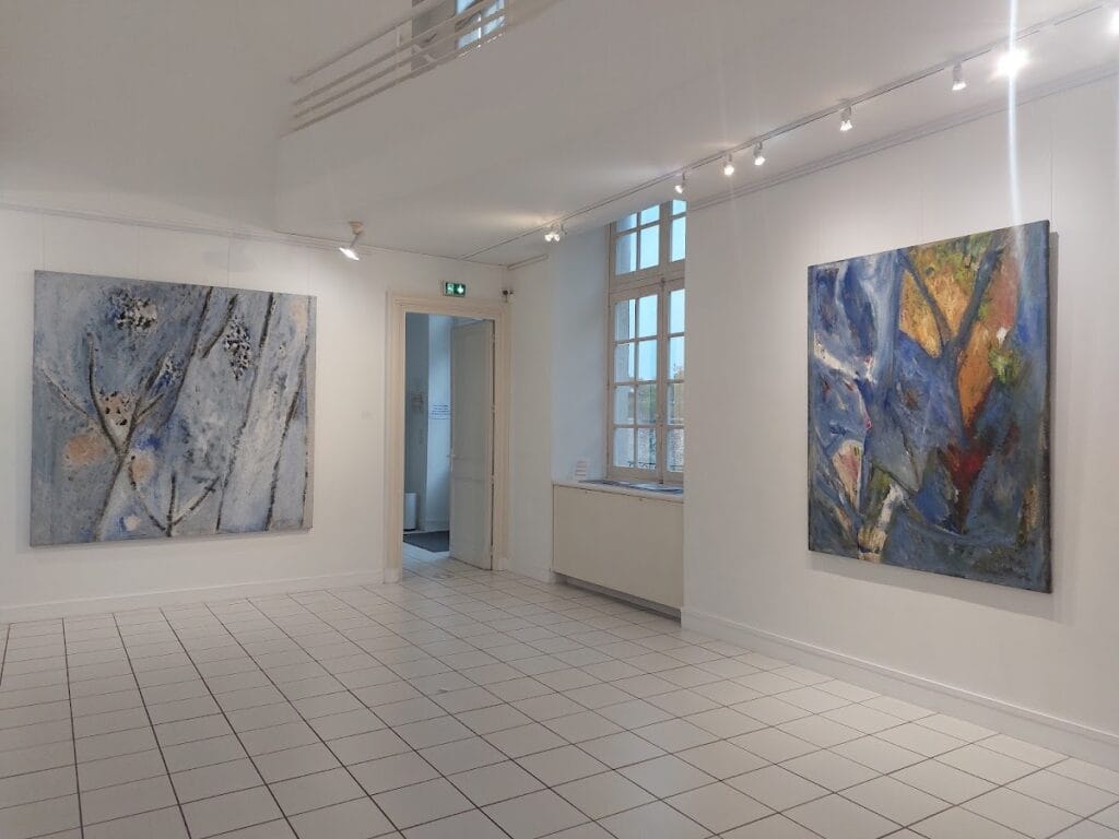 Château Lescombes: A Historic Estate and Contemporary Art Center in Eysines 4 Château Lescombes