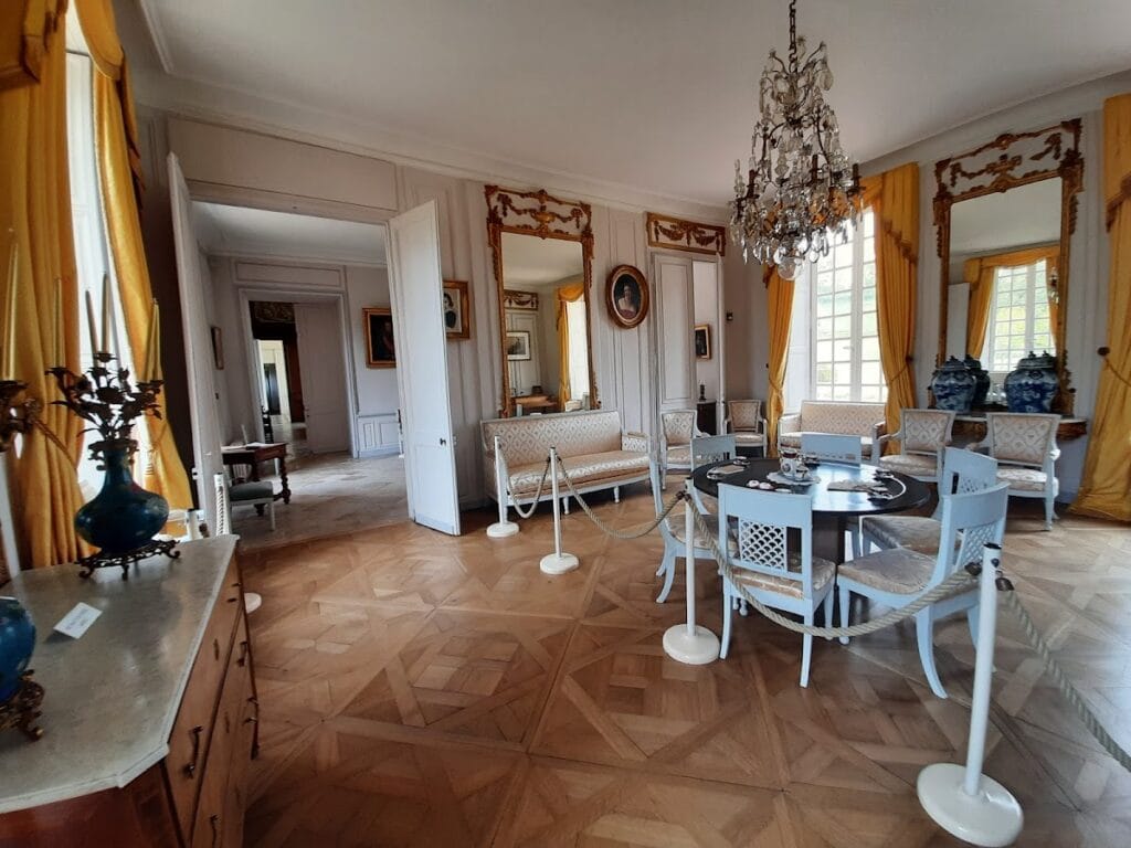 Château de Pontécoulant: A Sixteenth-Century Residence and Museum in France 5 Château de Pontécoulant
