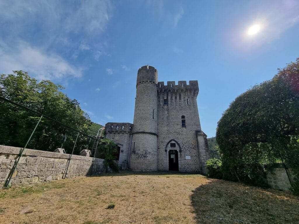 Château d'Aulan: A Fortified Castle in France 2 Château d'Aulan
