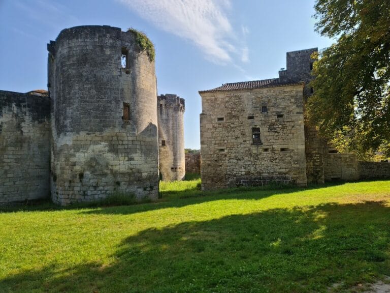Mareuil Castle: A Fortified Residence in Périgord