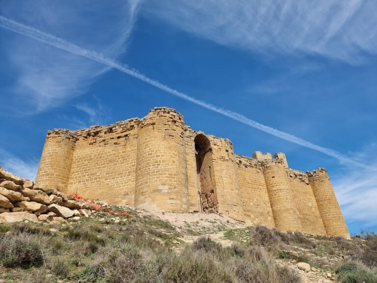 Castillo de Davalillo: A Medieval Fortress in San Asensio, Spain