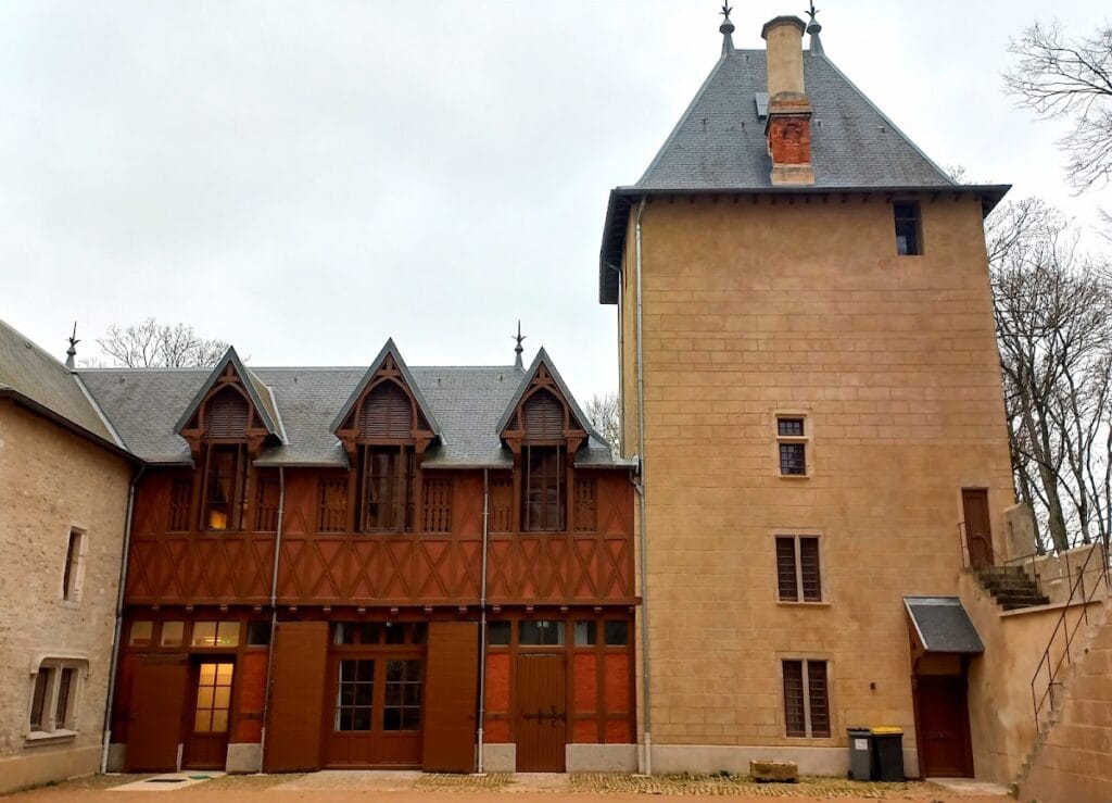 Château de Chazey-sur-Ain: A Medieval Fortified Castle in France 4 Château de Chazey-sur-Ain