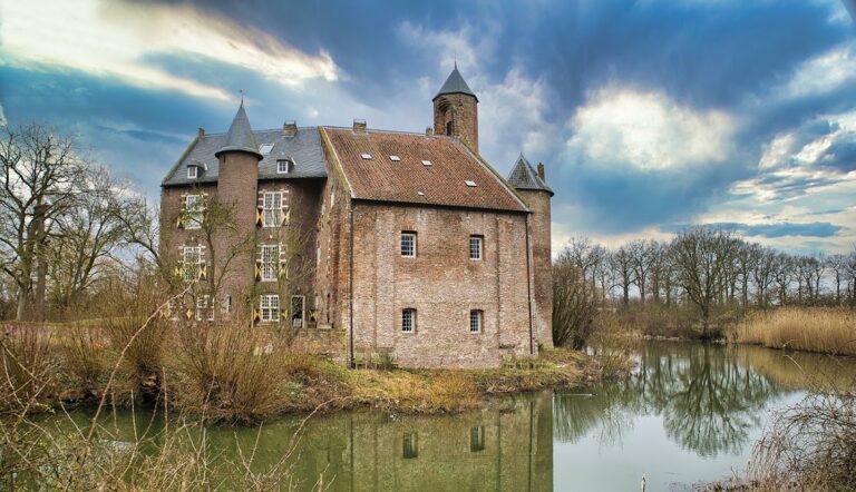 Waardenburg Castle: A Medieval Stronghold in the Netherlands