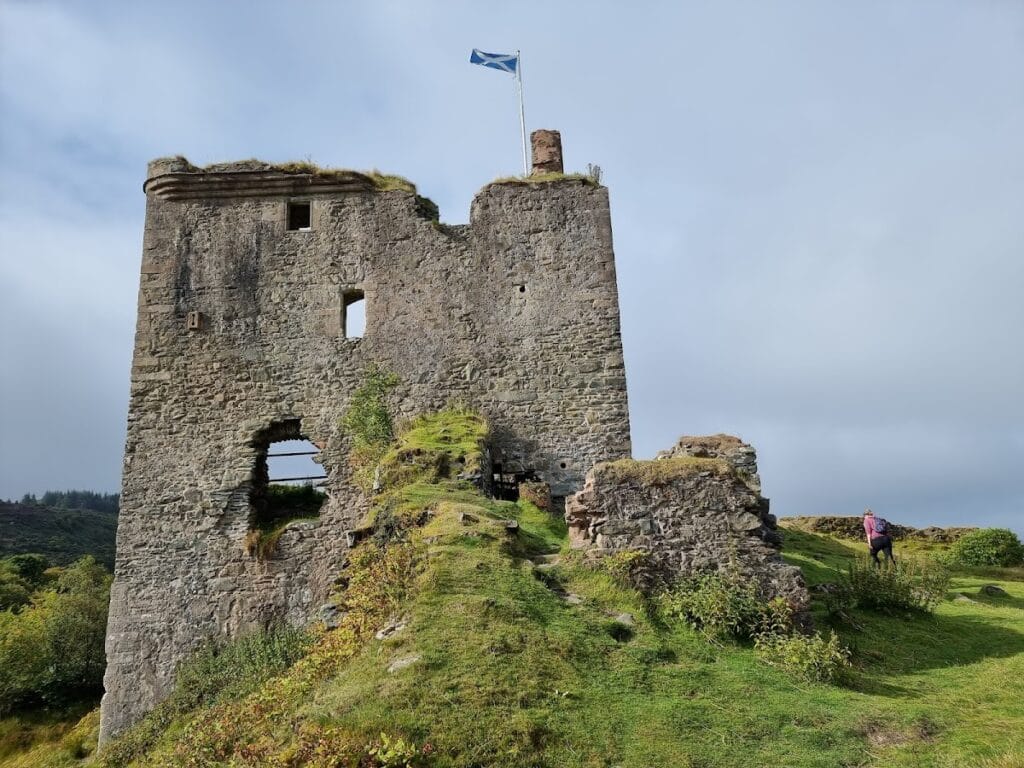 Tarbert Castle: A Medieval Royal Stronghold in Scotland 2 Tarbert Castle