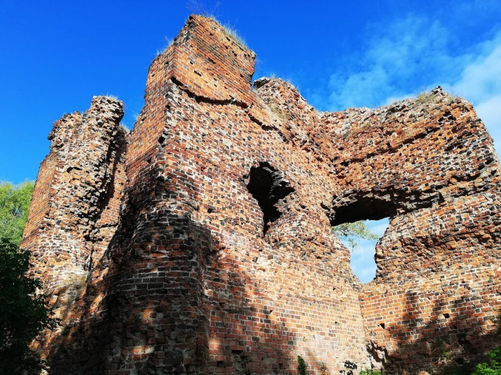Złotoria Castle: A Gothic Border Fortress in Poland 1 Złotoria Castle