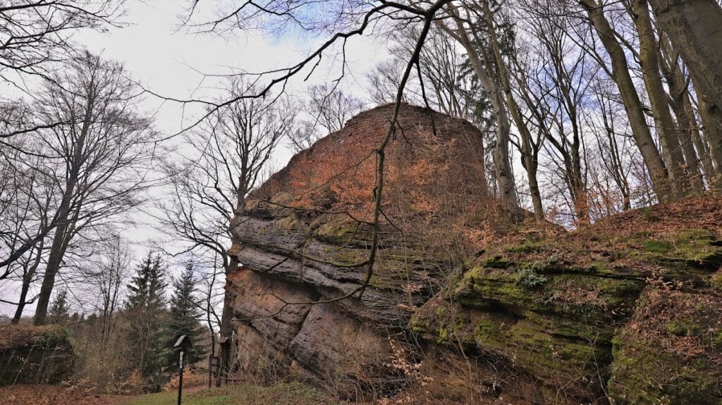 Břecštejn: A Medieval Rock Castle Ruin in Czechia 10 Břecštejn
