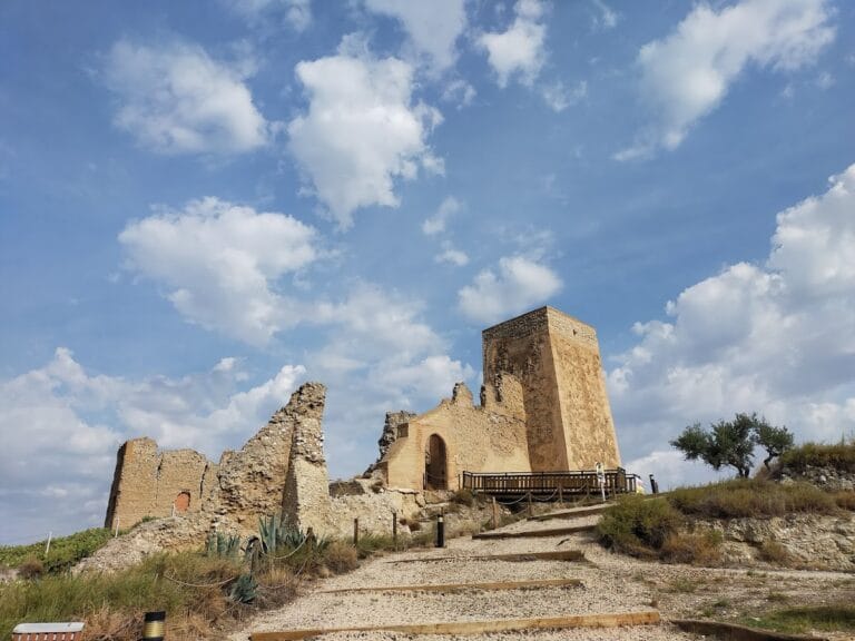 Castillo de los Cornel: A Medieval Fortress in Alfajarín, Spain