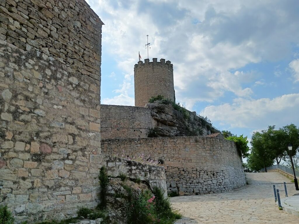 Castell de Talamanca: A Medieval and Early Modern Fortress in Spain 6 Castell de Talamanca