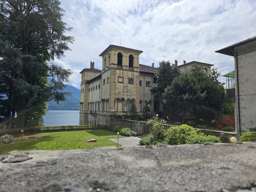 Palazzo Gallio: A Historic Palace in Gravedona, Italy 7 Palazzo Gallio (Lake Como)