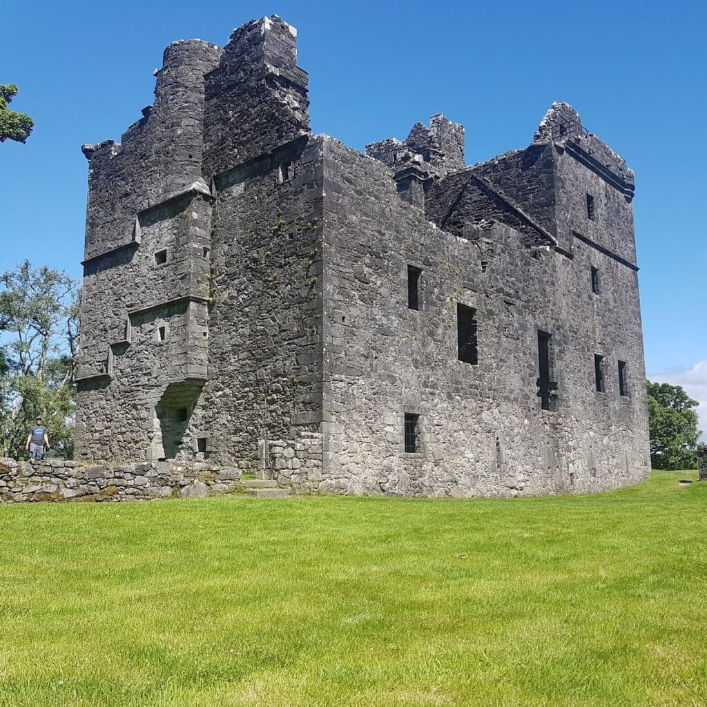 Carnasserie Castle: A Sixteenth-Century Renaissance Tower House in Scotland 1 Carnasserie Castle