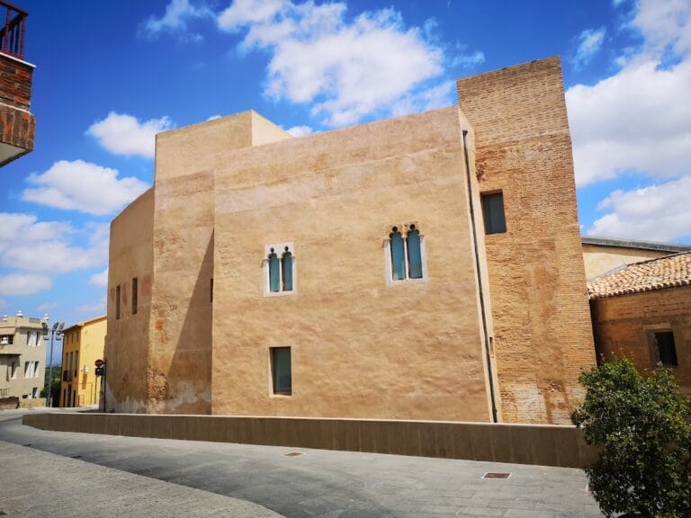Riba-roja Castle and Walls: A Fortified Historic Enclosure in Spain