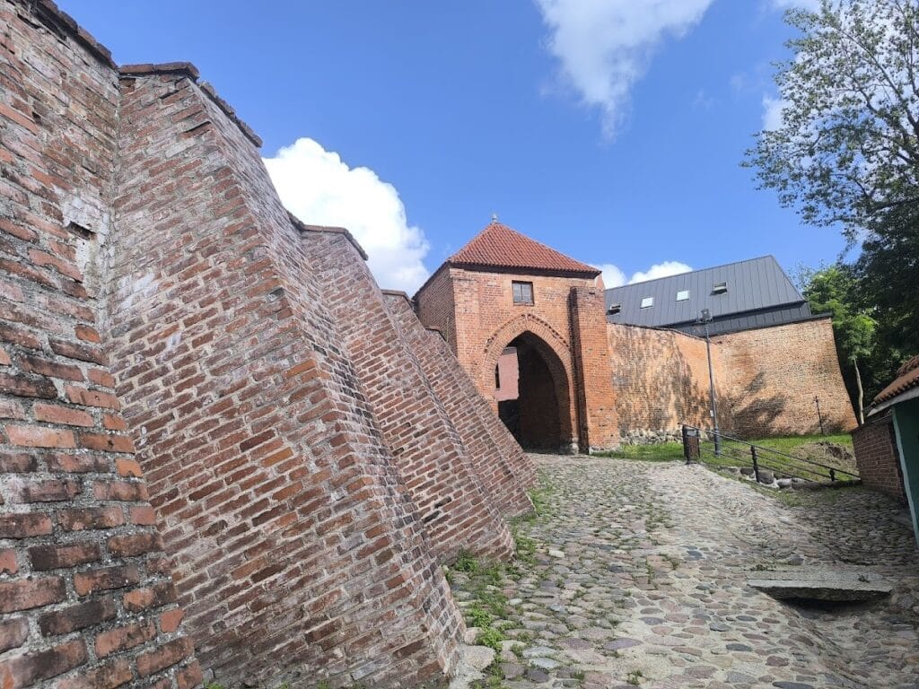 Pasłęk Castle: A Teutonic Order Fortress and Civic Complex 5 Pasłęk Castle