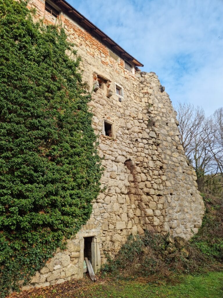Burg Kreuzen: A Rock Castle and Refuge Fortress in Austria 3 Burg Kreuzen