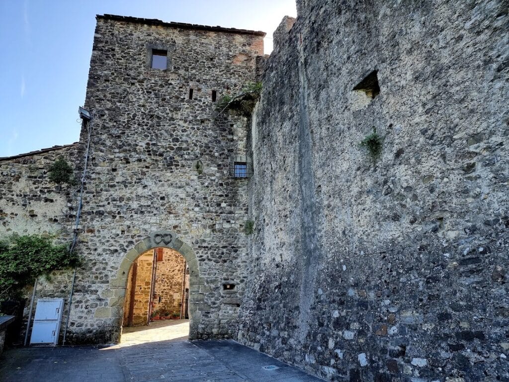 Castello di Malgrate: A Medieval Fortification in Italy 5 Castello di Malgrate