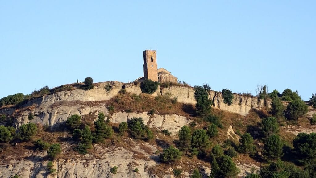 Tona Castle (Castell de Tona): A Medieval Stronghold in Spain 2 Castell de Tona