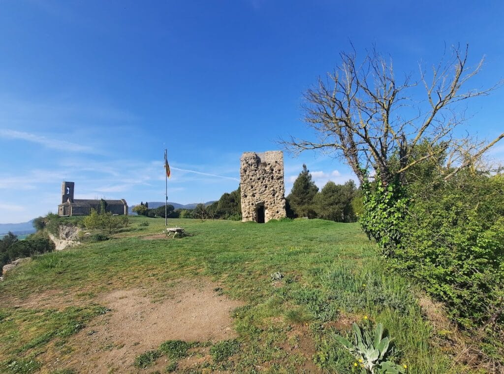 Tona Castle (Castell de Tona): A Medieval Stronghold in Spain 4 Castell de Tona