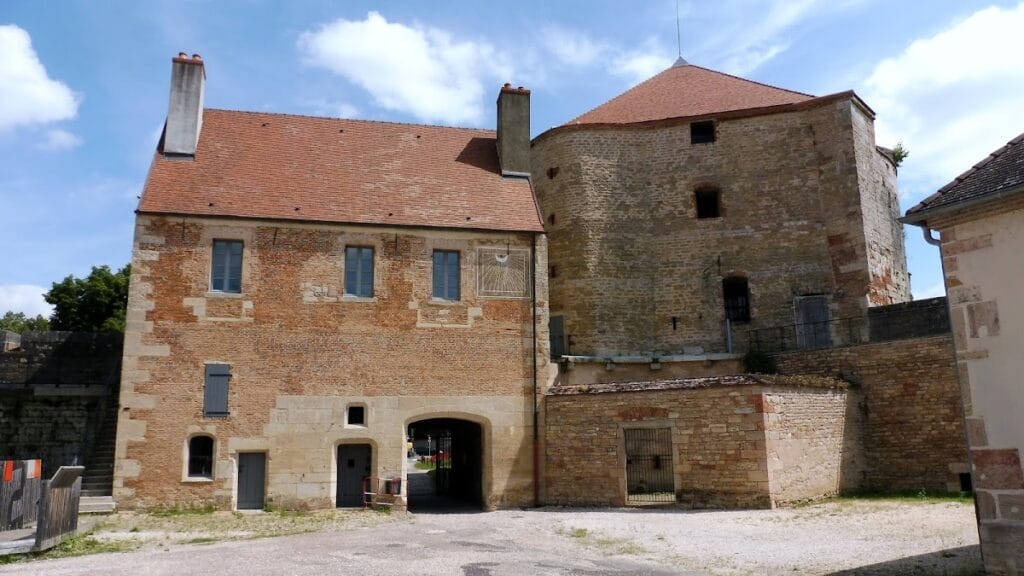 Auxonne Castle: A Fifteenth-Century Frontier Fortress in France 2 Château d'Auxonne