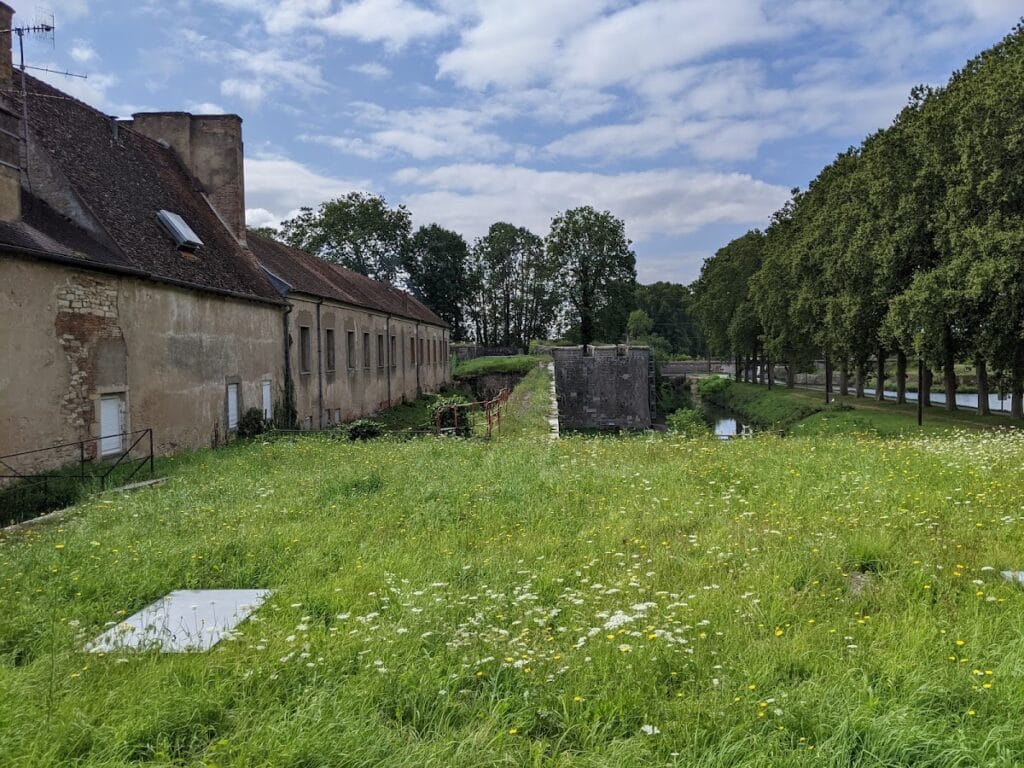 Auxonne Castle: A Fifteenth-Century Frontier Fortress in France 4 Château d'Auxonne