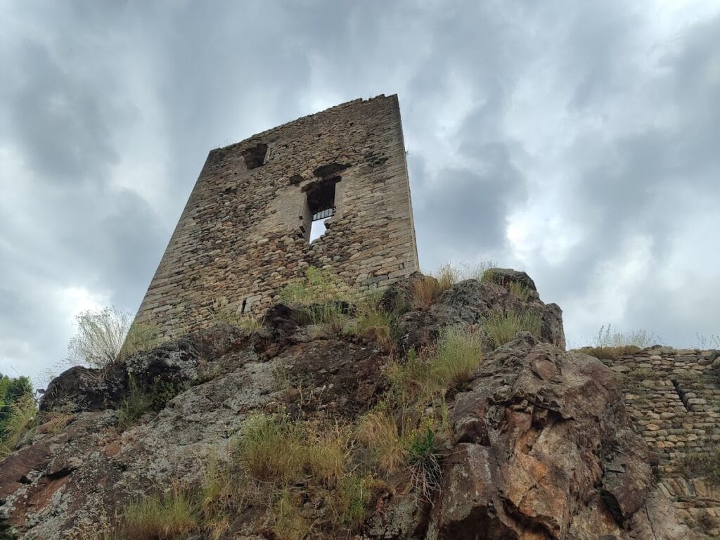 Castell de Ribes de Freser: A Medieval Catalan Castle in Spain 7 Castell de Ribes de Freser