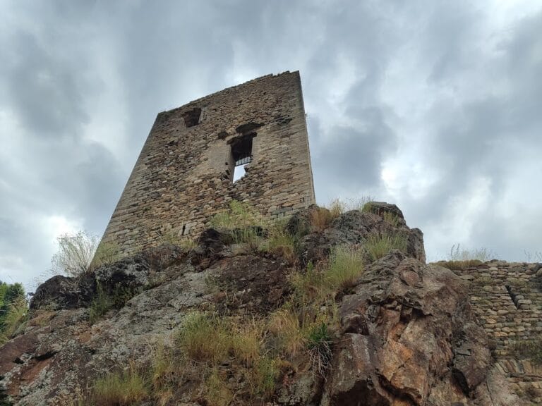 Castell de Ribes de Freser: A Medieval Hilltop Fortress in Spain