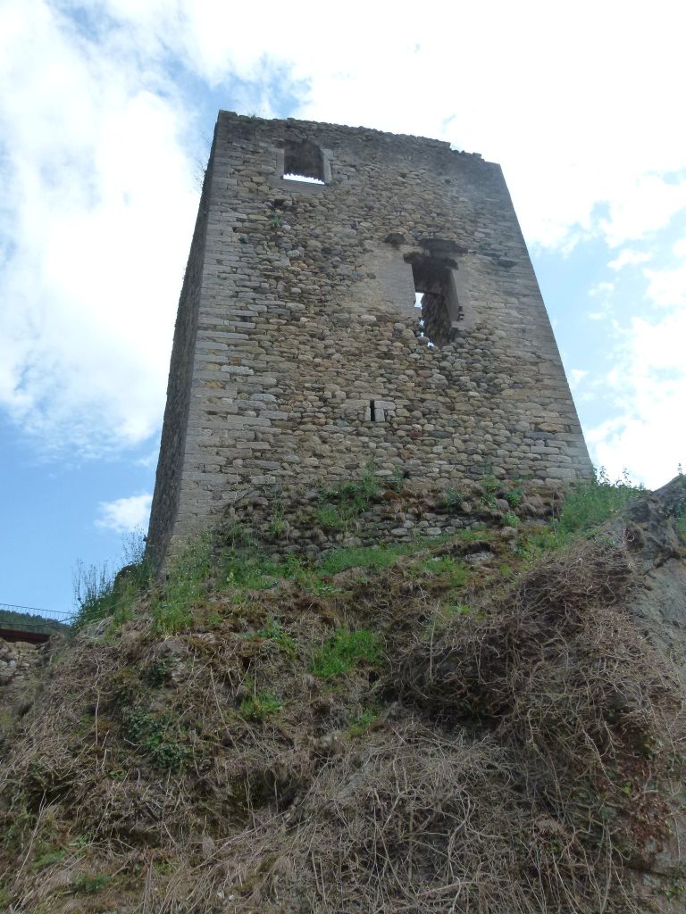 Castell de Ribes de Freser: A Medieval Hilltop Fortress in Spain