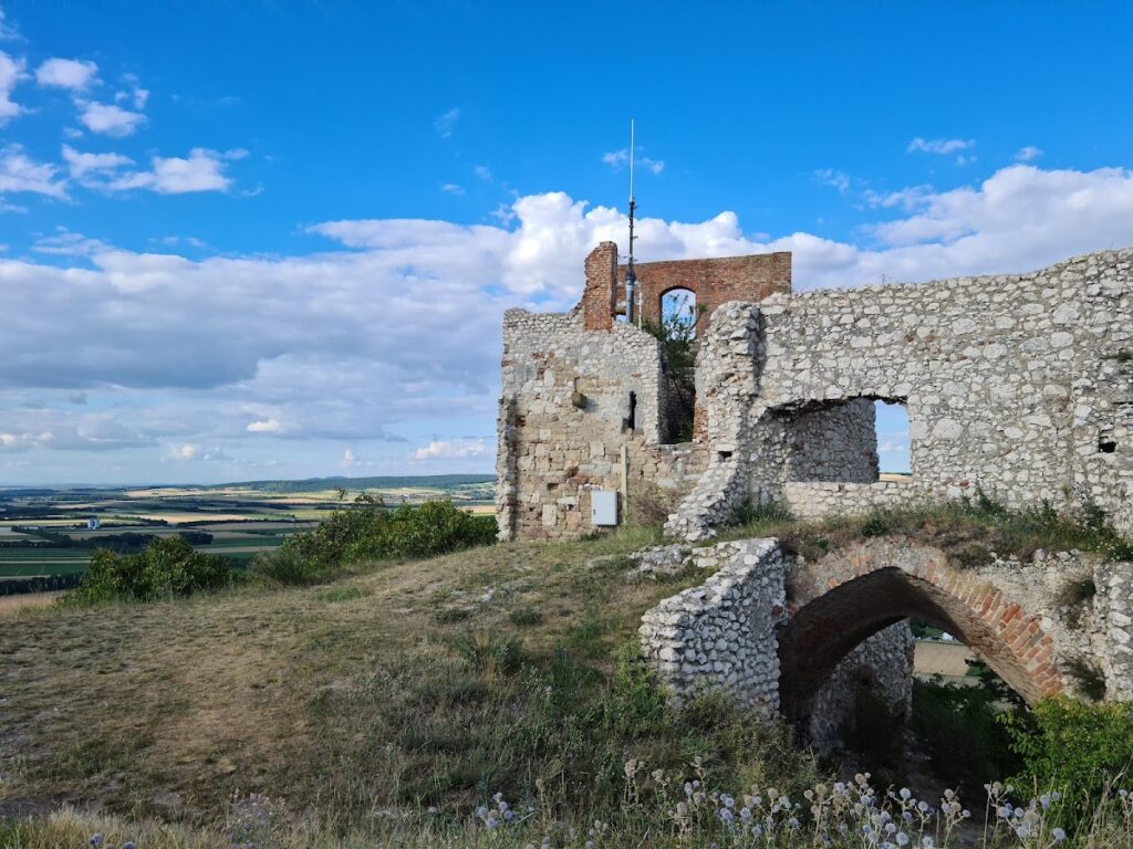 Burgruine Staatz: A Medieval Castle Ruin in Austria 6 Burgruine Staatz