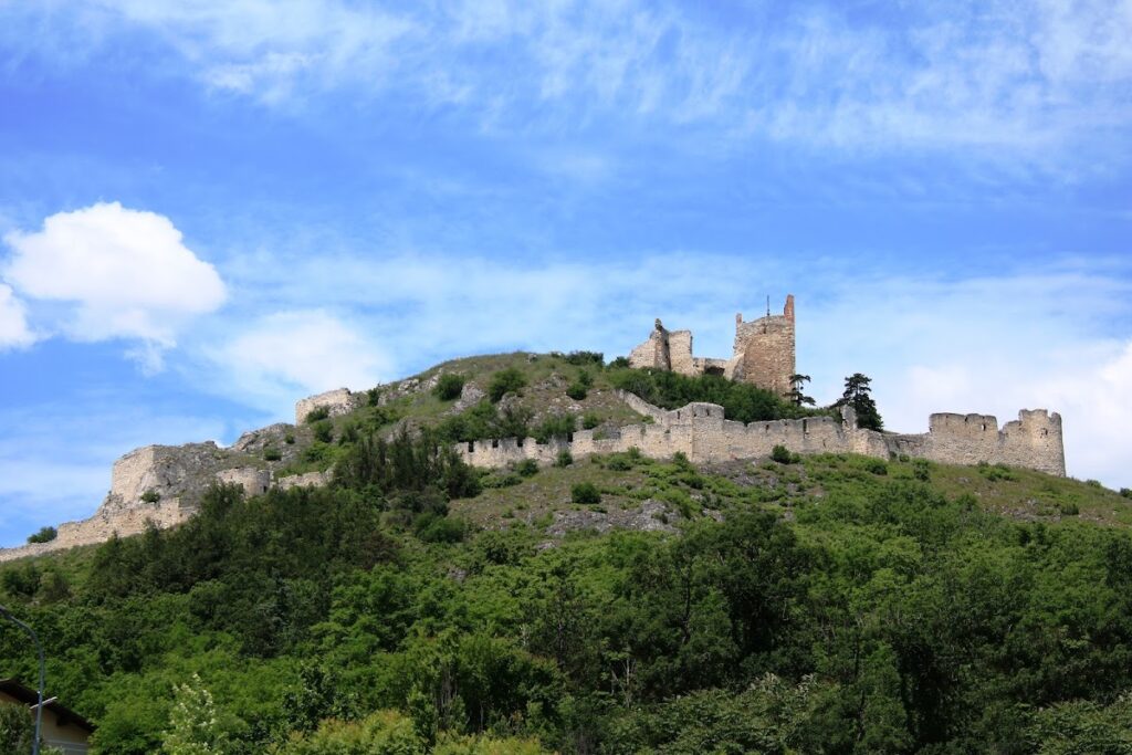 Burgruine Staatz: A Medieval Castle Ruin in Austria 7 Burgruine Staatz