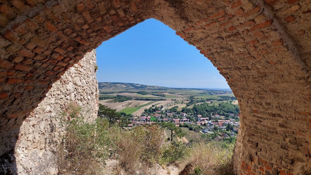 Burgruine Staatz: A Medieval Castle Ruin in Austria 9 Burgruine Staatz